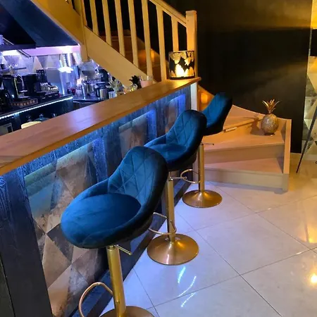 La Biche Au Bois Piscine Chauffee Jacuzzi *