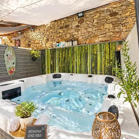 Vakantiehuis La Biche Au Bois Piscine Chauffee Jacuzzi