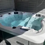 Dom wakacyjny La Biche Au Bois Piscine Chauffee Jacuzzi *