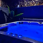 La Biche Au Bois Piscine Chauffee Jacuzzi *