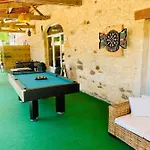 La Biche Au Bois Piscine Chauffee Jacuzzi * Cazals