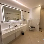 La Biche Au Bois Piscine Chauffee Jacuzzi