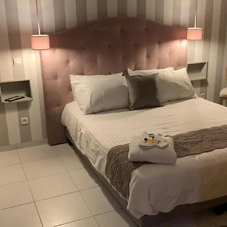 La Biche Au Bois D Hôtes