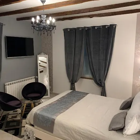 Hébergement de vacances La Biche Au Bois D Hôtes Cazals (Lot)