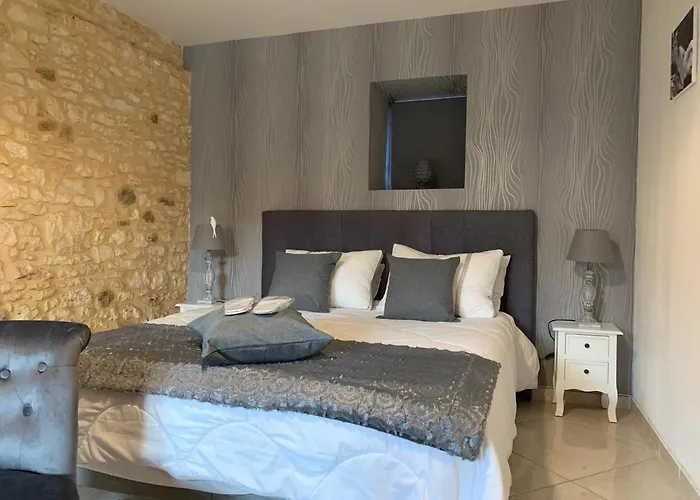 La Biche Au Bois Piscine Chauffee Jacuzzi Feriehus Cazals (Lot)