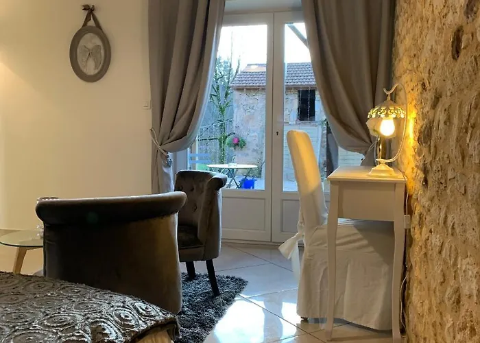 Feriehus La Biche Au Bois Piscine Chauffee Jacuzzi *