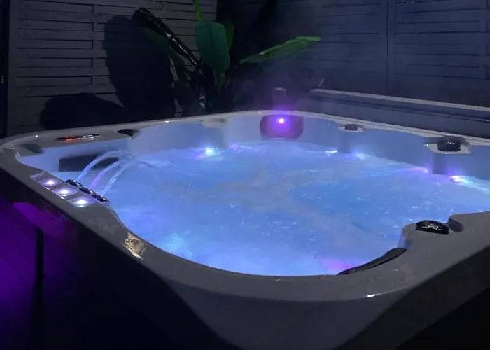 La Biche Au Bois Piscine Chauffee Jacuzzi * Cazals (Lot)