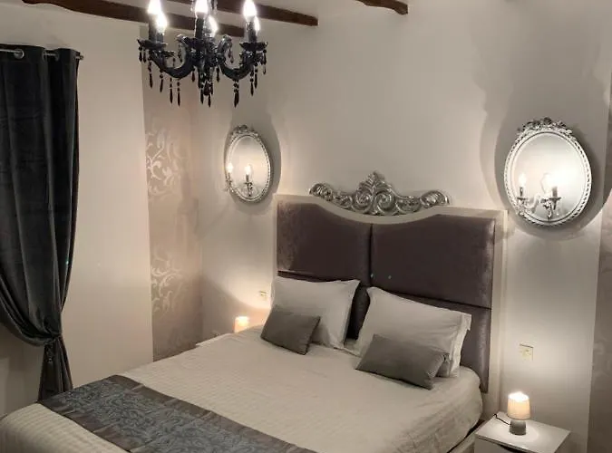 La Biche Au Bois Piscine Chauffee Jacuzzi Feriehus