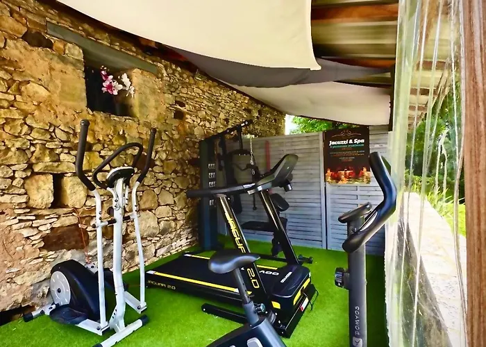 La Biche Au Bois Piscine Chauffee Jacuzzi