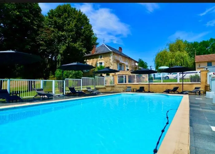 La Biche Au Bois Piscine Chauffee Jacuzzi Feriehus